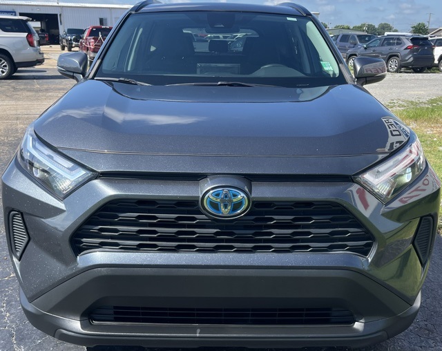 2022 Toyota RAV4 Hybrid XLE photo 3