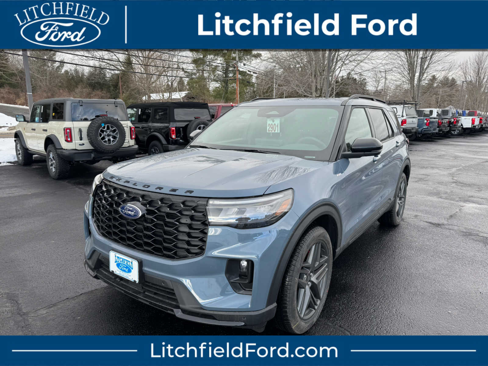 2025 Ford Explorer ST-LINE's photo