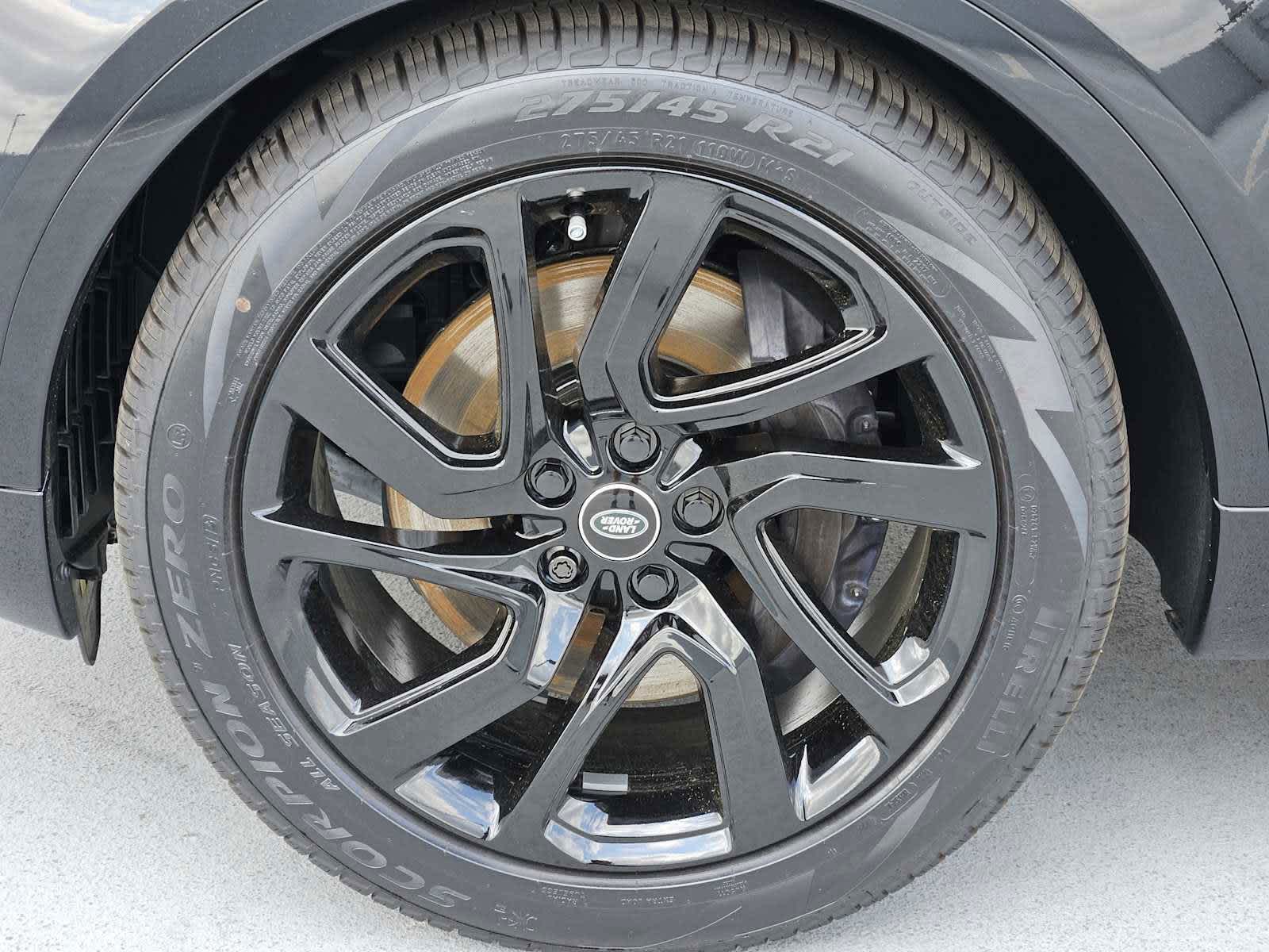 2025 Land Rover Discovery SE photo 10