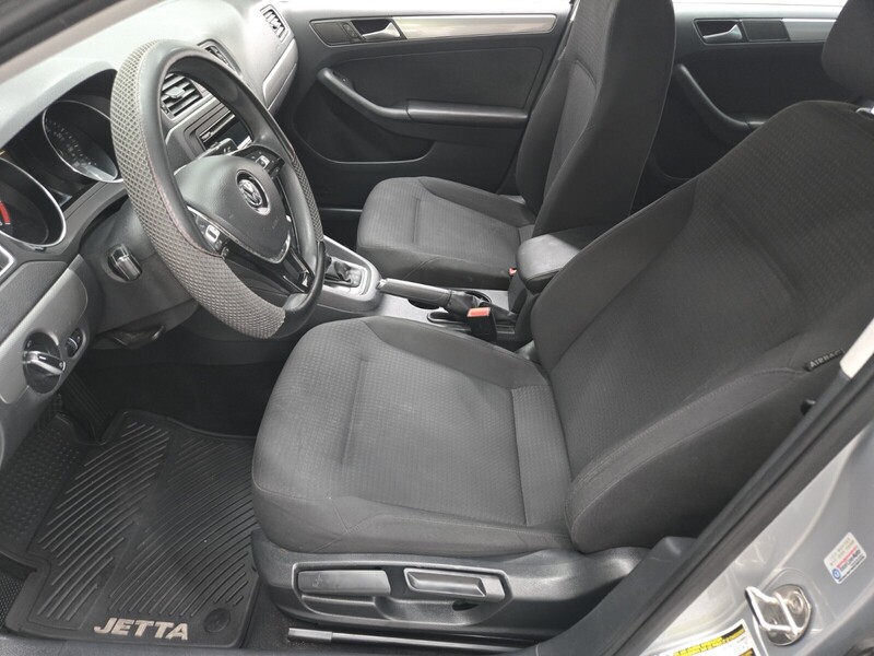 2015 Volkswagen Jetta SE Sport photo 4