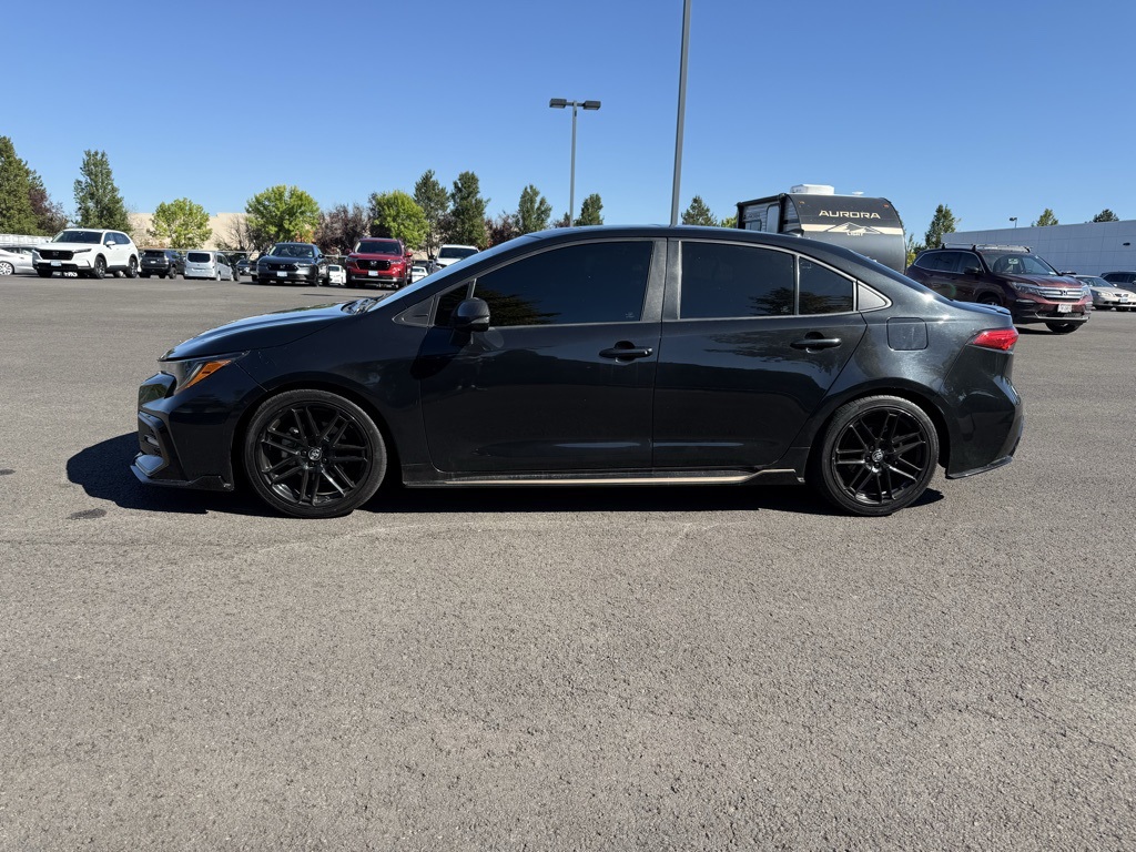 2021 Toyota Corolla XSE photo 3