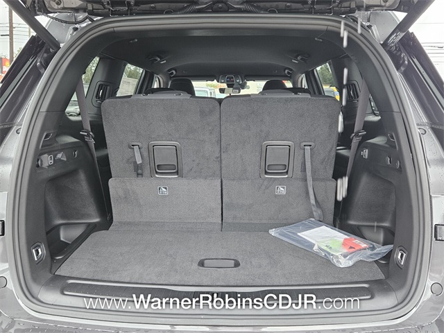 2025 Jeep Grand Cherokee Laredo photo 14
