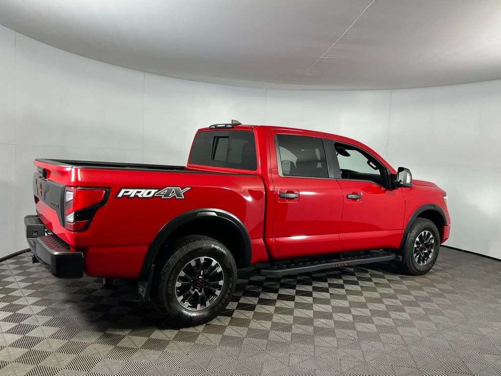 2023 Nissan Titan PRO-4X photo 3