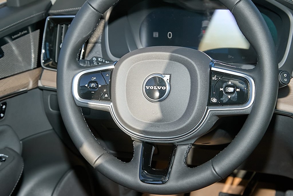 2026 VOLVO XC90 - Image 27