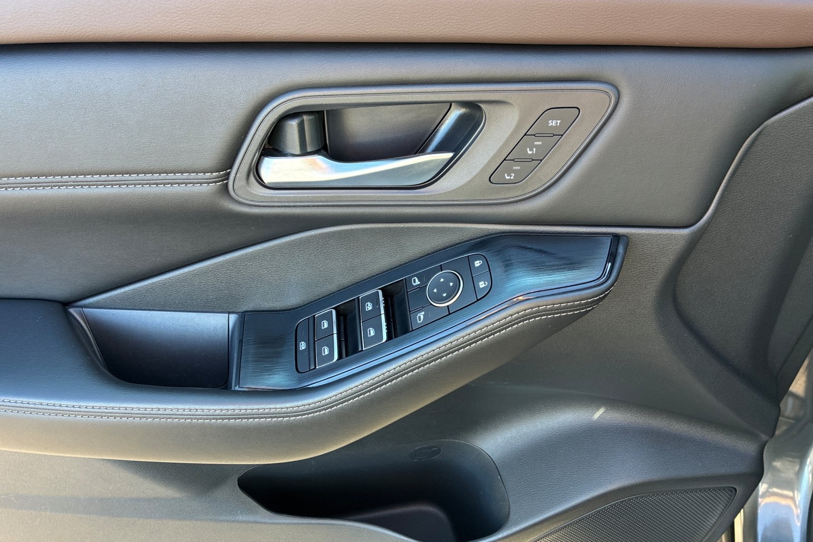 2023 Nissan Rogue SL photo 10