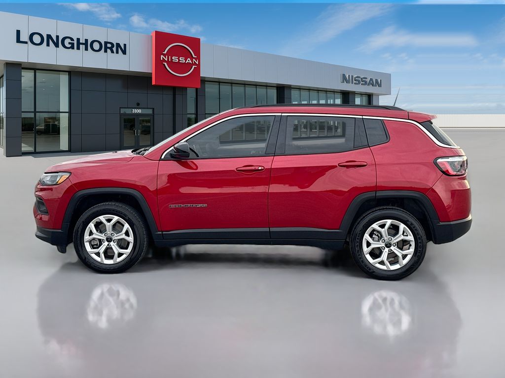 2025 Jeep Compass Latitude photo 3