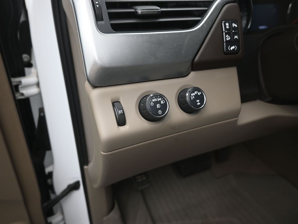 2019 Chevrolet Tahoe LT photo 12