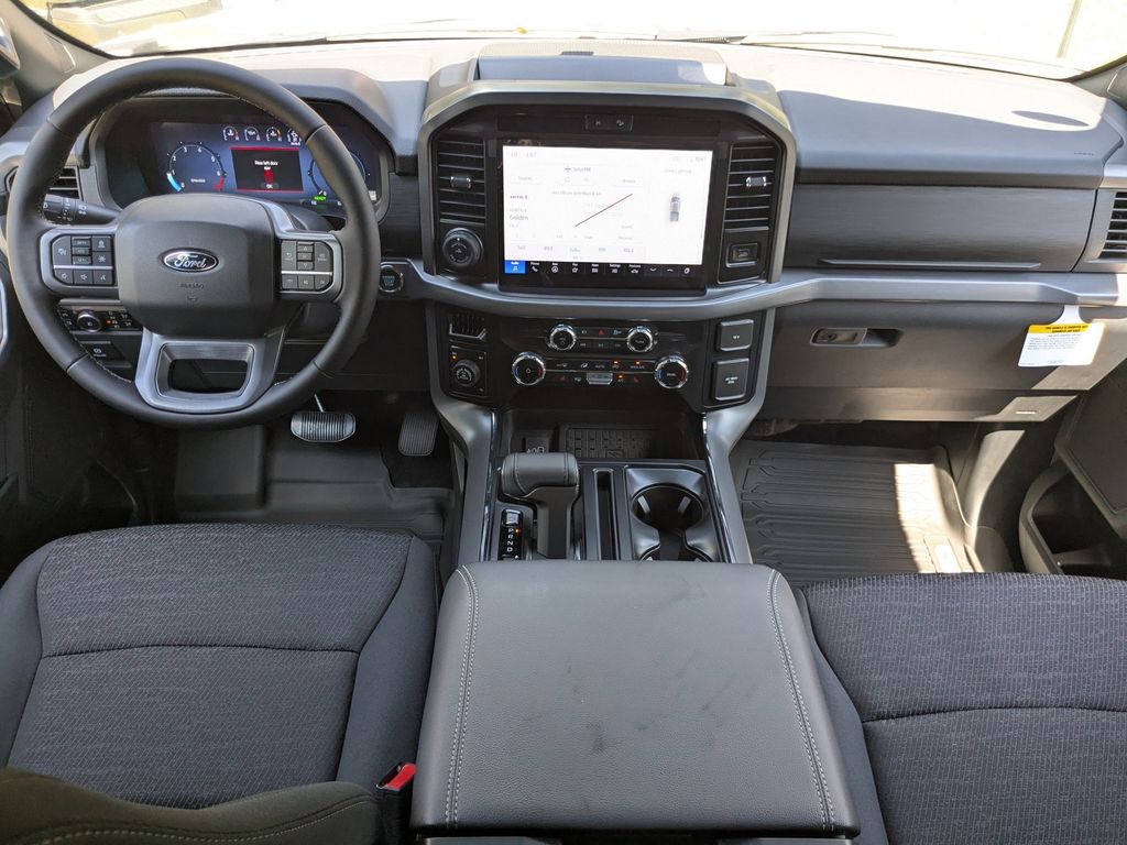 2025 Ford F-150 XLT photo 15