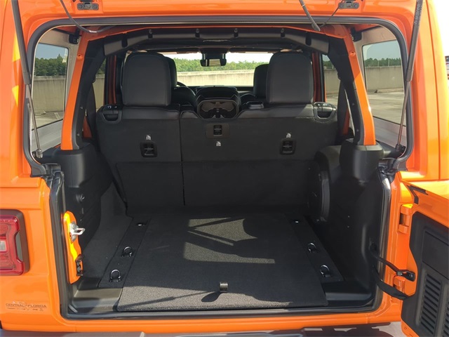 2025 Jeep Wrangler Sahara photo 10