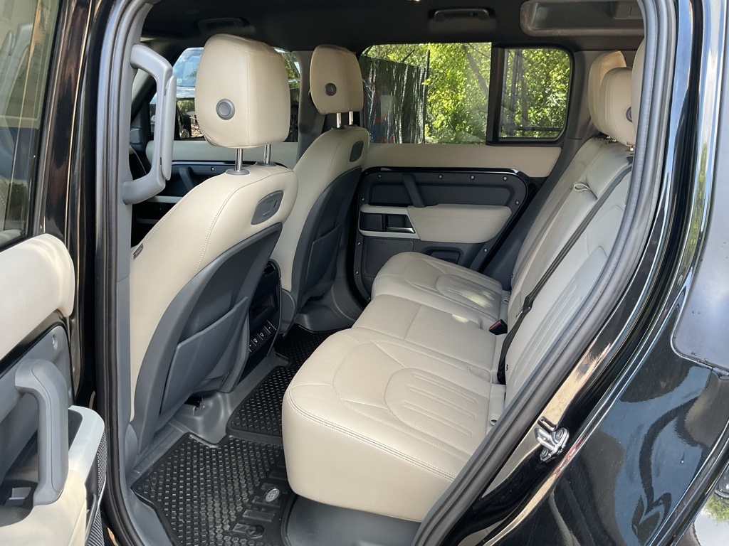 2022 Land Rover Defender 110 S photo 16