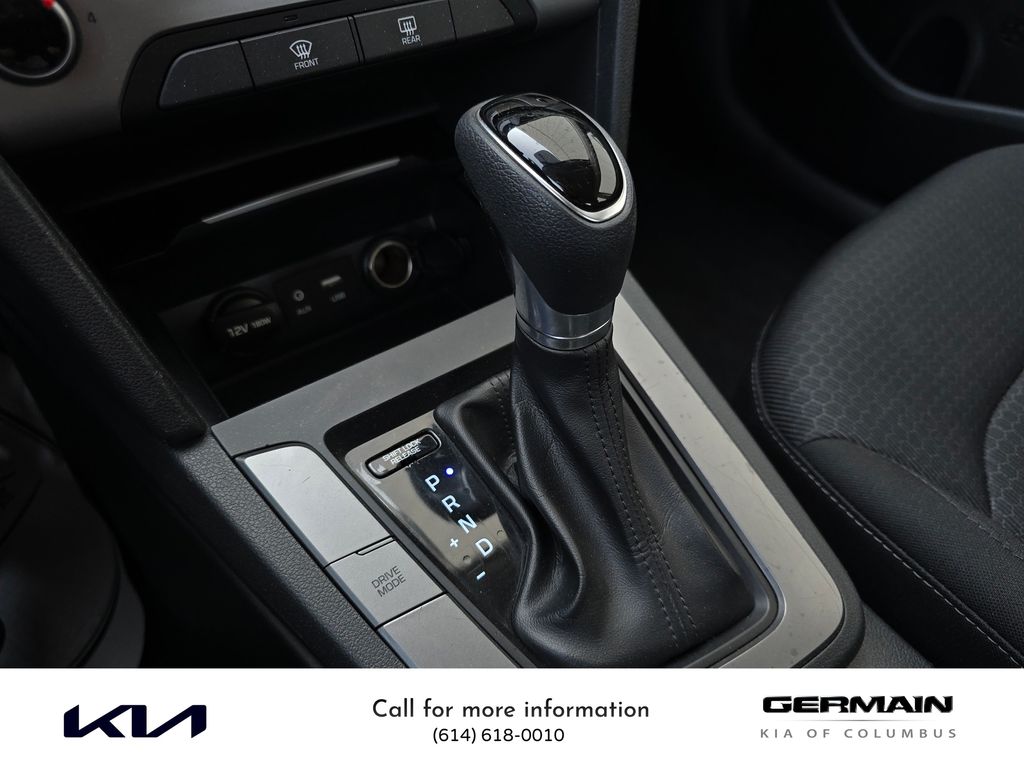 2018 Hyundai Elantra SEL photo 19