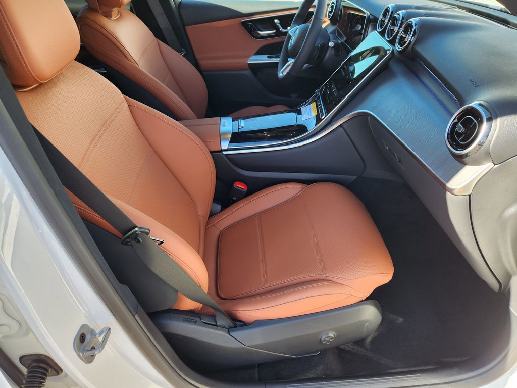 2026 Mercedes Benz GLC 300 4MATIC photo 13