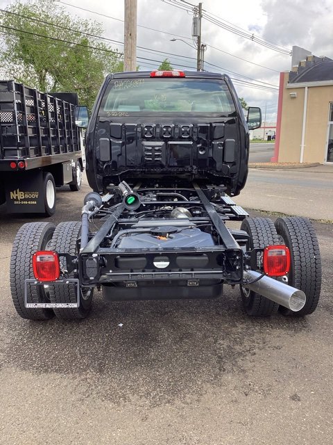 2024 Chevrolet Silverado 5500HD Work Truck photo 2