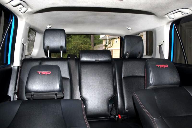 2019 Toyota 4Runner SR5 photo 16