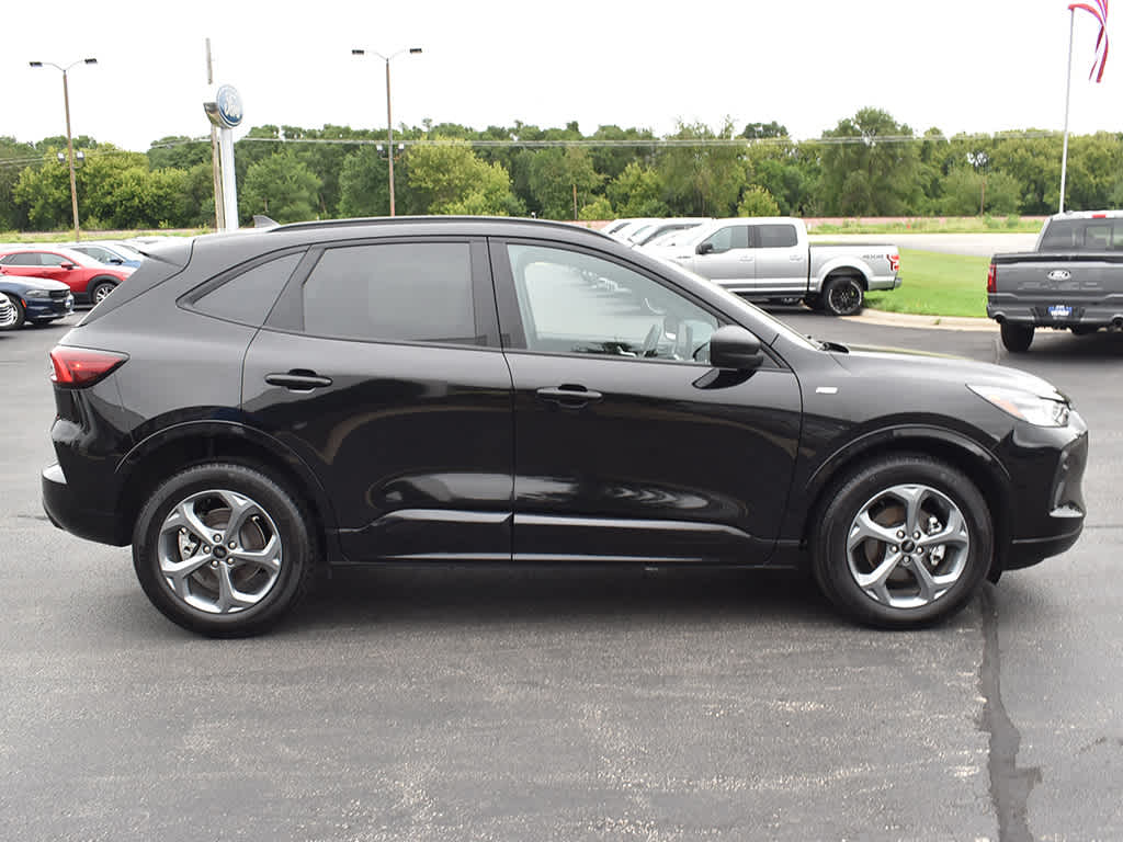 2024 Ford Escape ST-Line photo 12