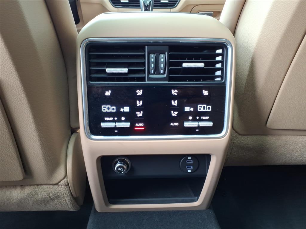 2023 Porsche Cayenne Coupe Platinum Edition photo 20