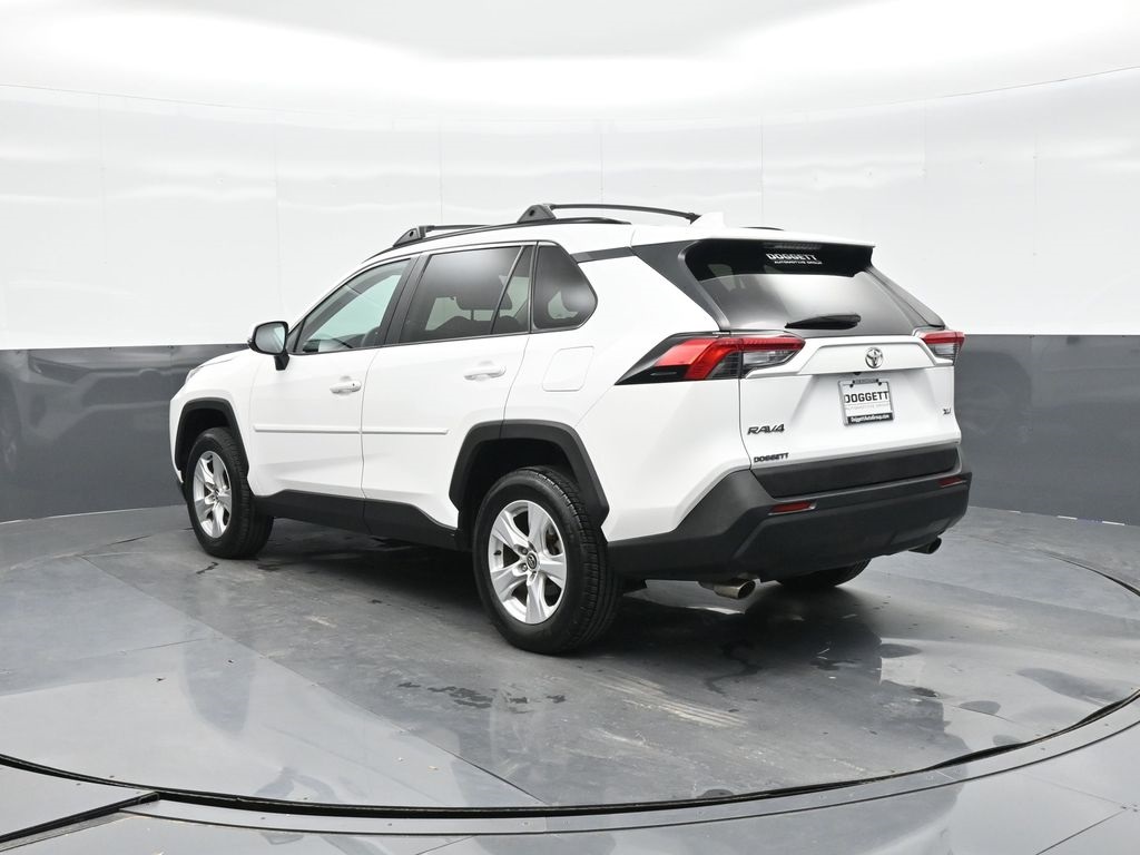 2020 Toyota RAV4 XLE photo 4