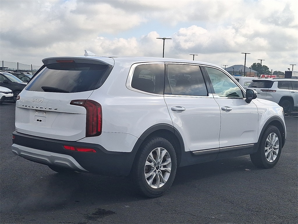 2022 Kia Telluride LX photo 6