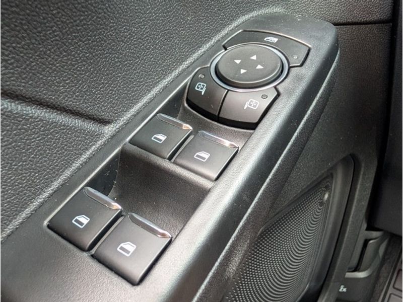 2025 Ford Escape Plug-In Hybrid photo 6