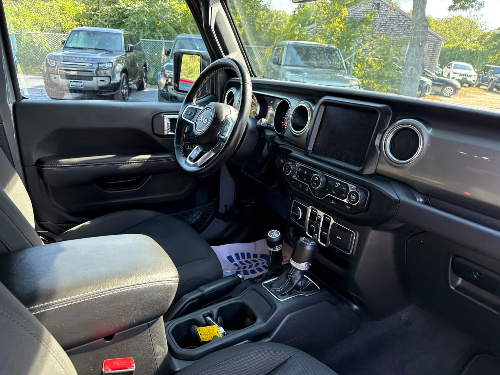 2023 Jeep Wrangler Sahara photo 26