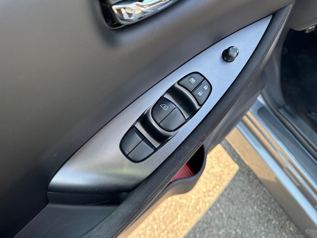2020 Nissan Leaf Plus photo 11