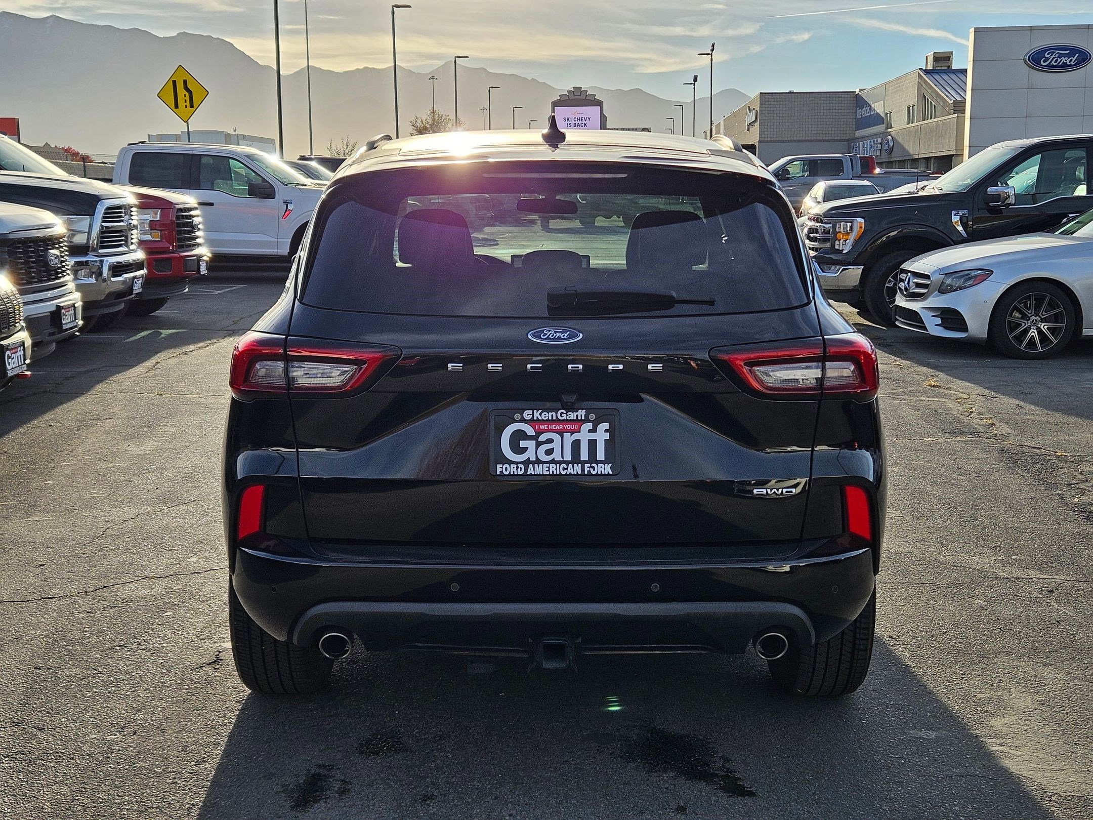 2023 Ford Escape ST-Line Select photo 2