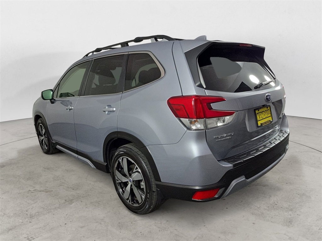 2021 Subaru Forester Touring photo 3