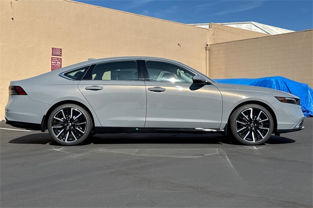 2025 Honda Accord Hybrid Touring photo 2