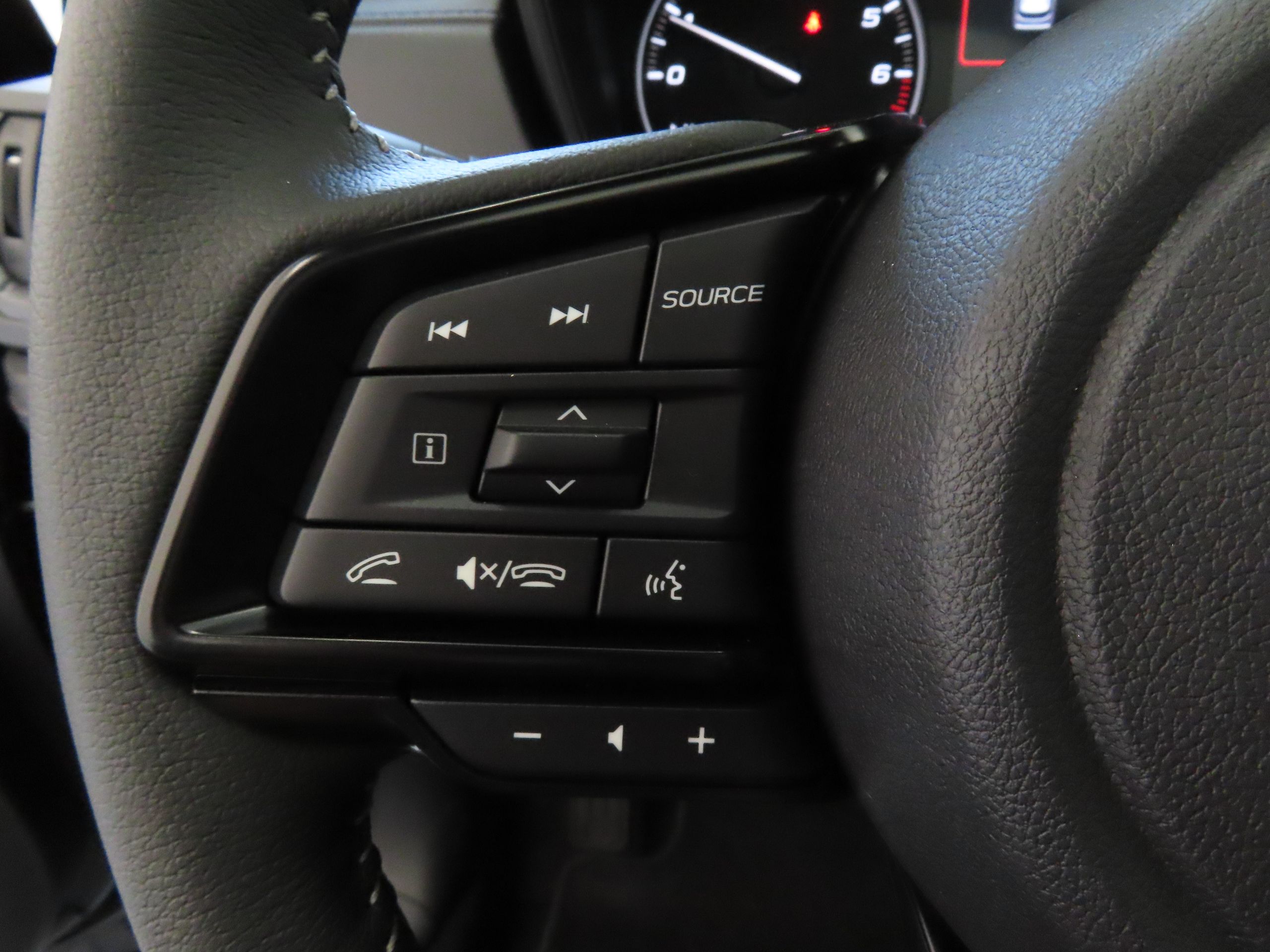 2025 Subaru Forester Premium Base photo 12