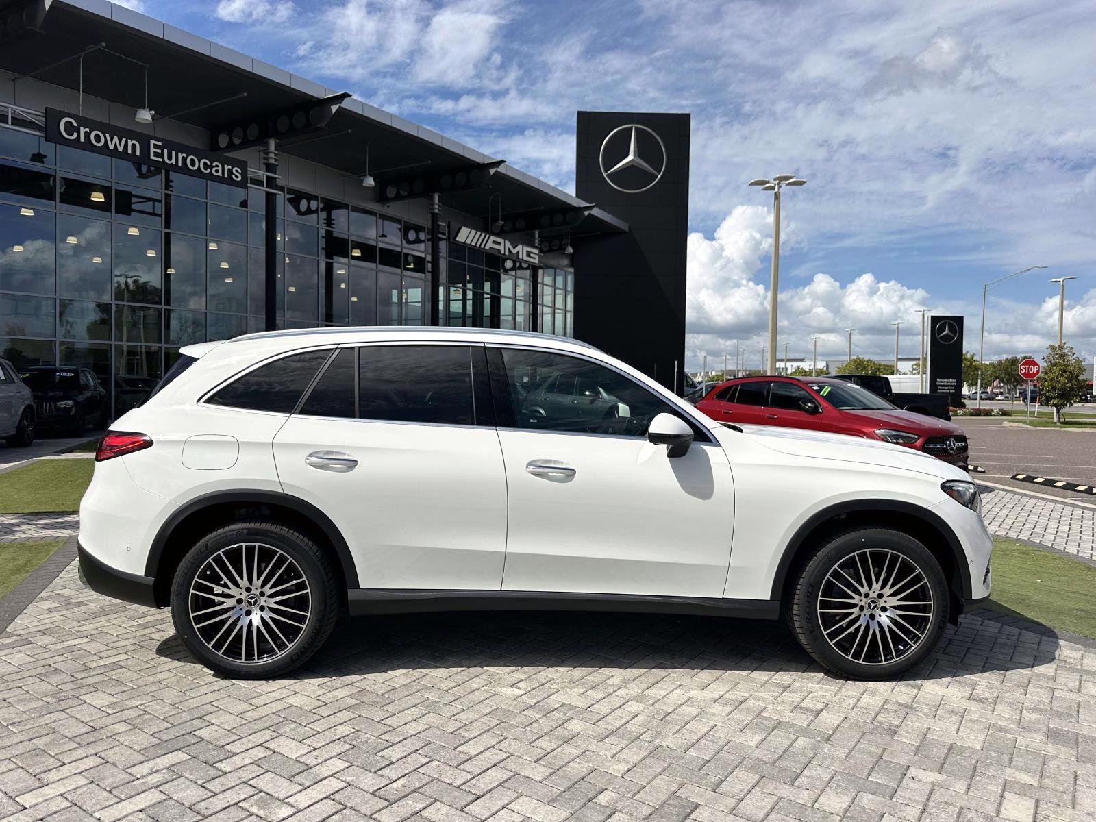 2026 Mercedes Benz GLC 300 4MATIC photo 3