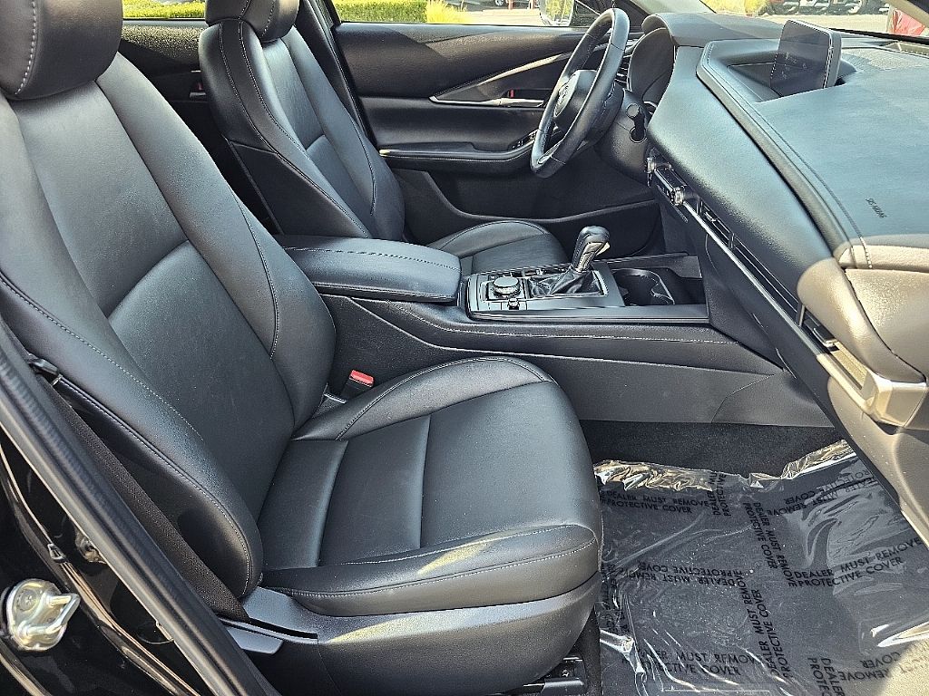 2022 Mazda CX-30 2.5 Select photo 3
