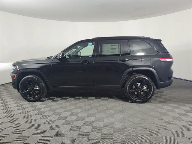 2025 Jeep Grand Cherokee Limited photo 3