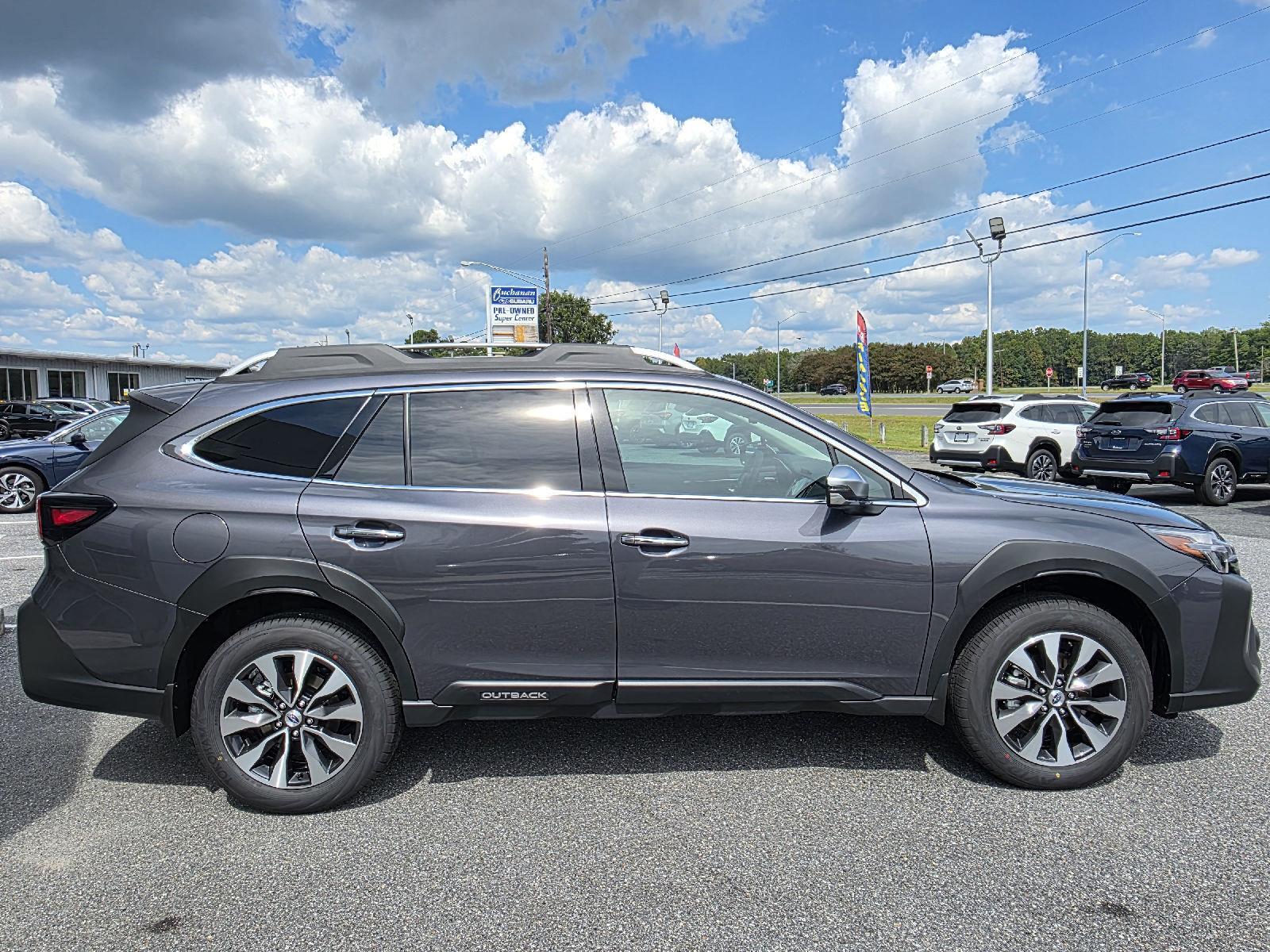 2025 Subaru Outback Touring photo 4