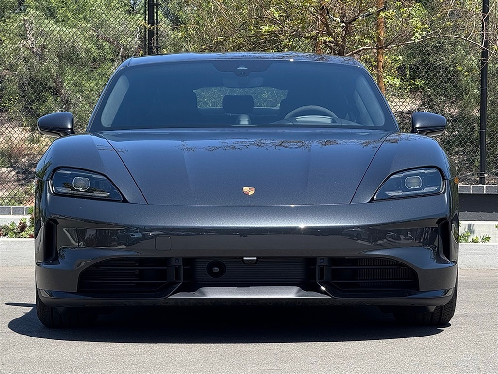 2025 Porsche Taycan GTS photo 10