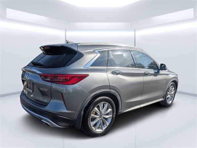 2019 Infiniti QX50 Essential photo 3