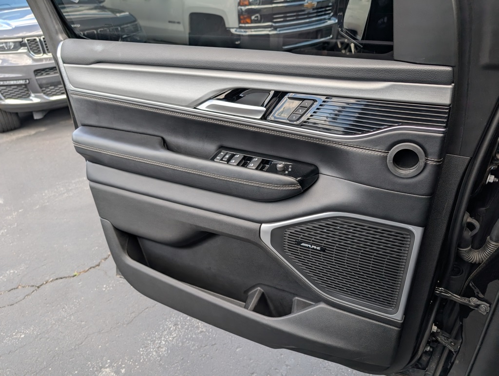 2024 Jeep Wagoneer Series II photo 5