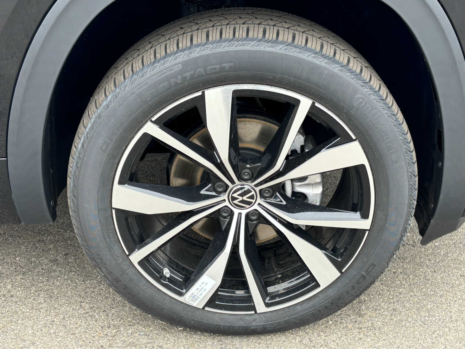 2024 Volkswagen Atlas SEL Premium R-Line photo 23