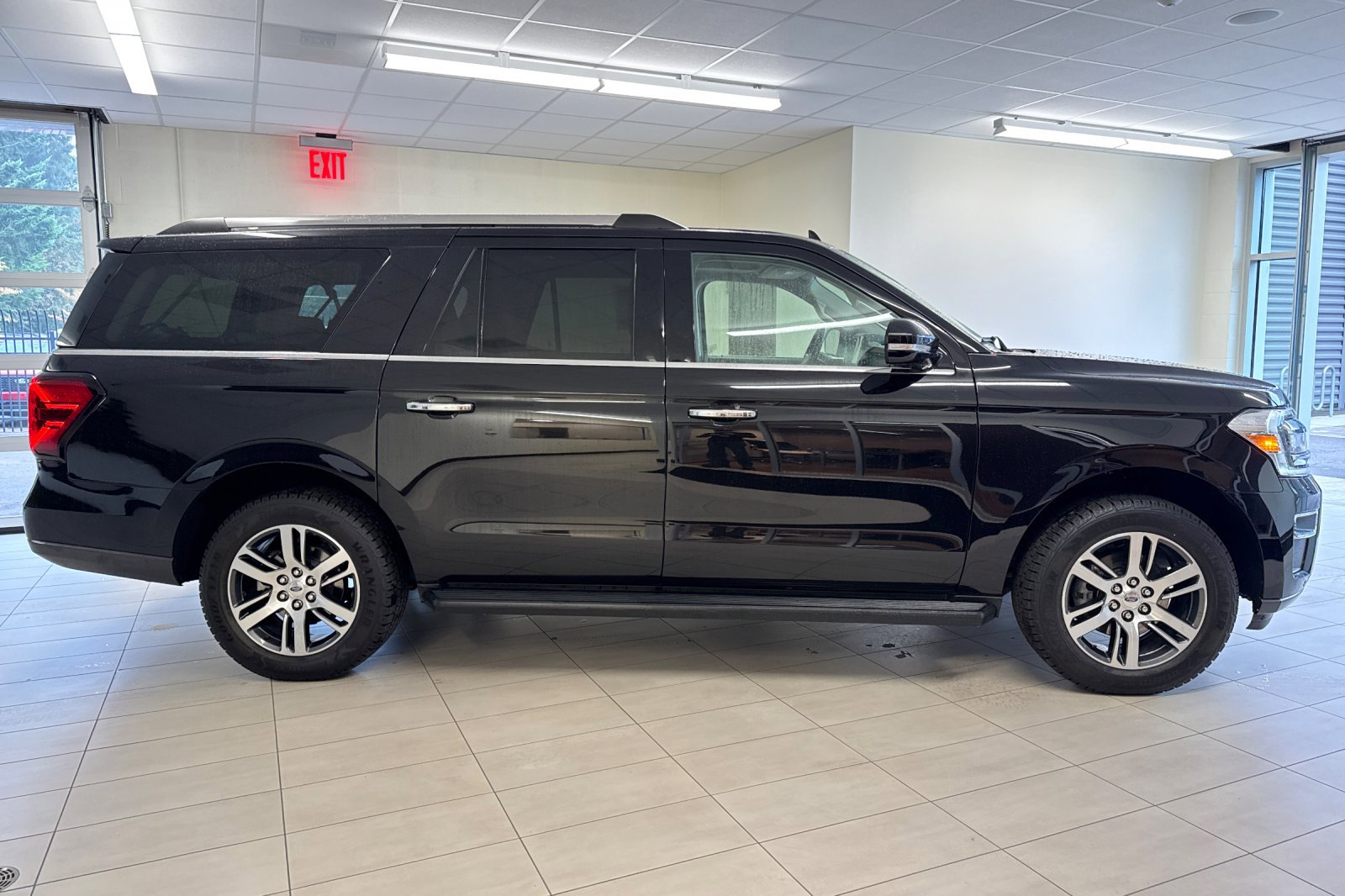 2024 Ford Expedition MAX Limited photo 2