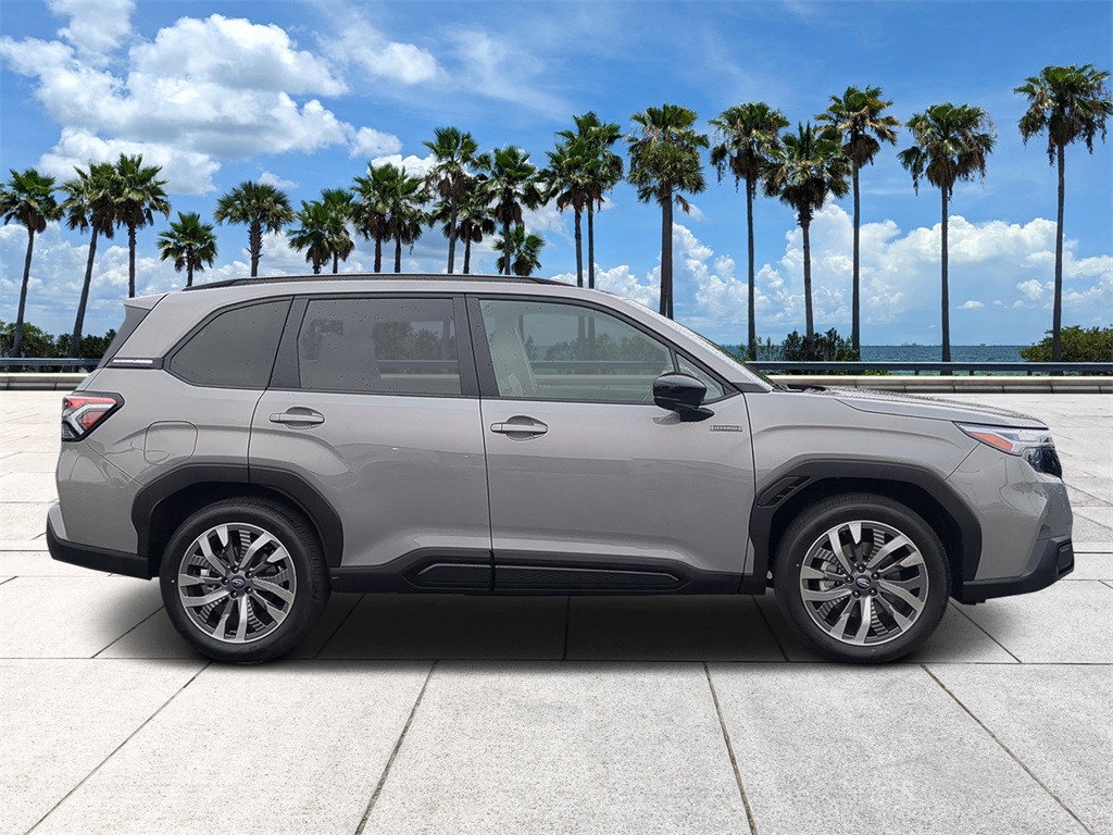 2025 Subaru Forester Touring photo 3