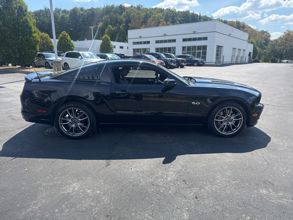 2013 Ford Mustang GT Premium photo 3