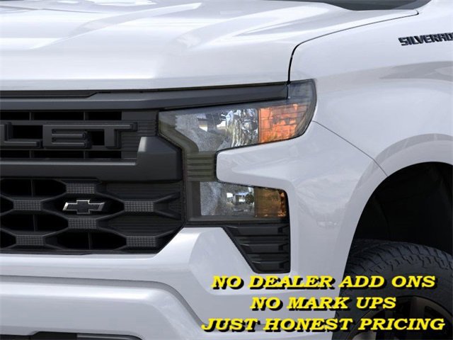 2026 Chevrolet Silverado Custom photo 9