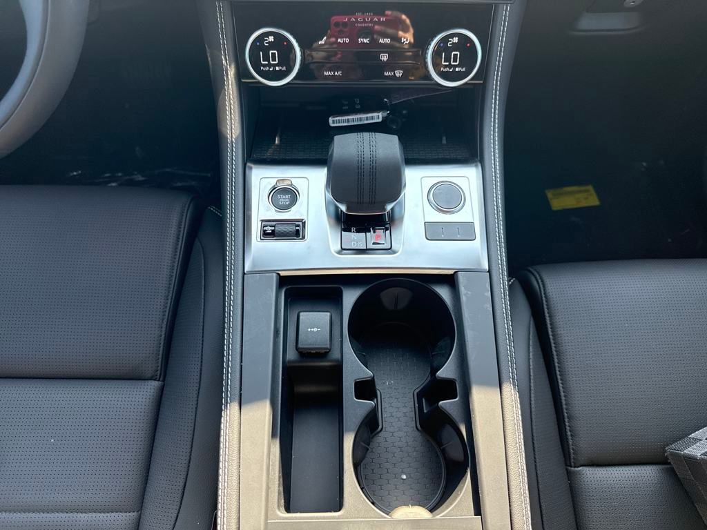2026 Jaguar F-PACE P250 R-Dynamic S photo 33