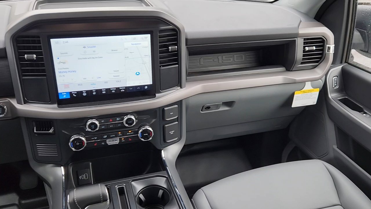 2025 Ford F-150 Lightning photo 18