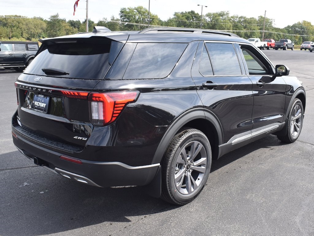 2025 Ford Explorer photo 15