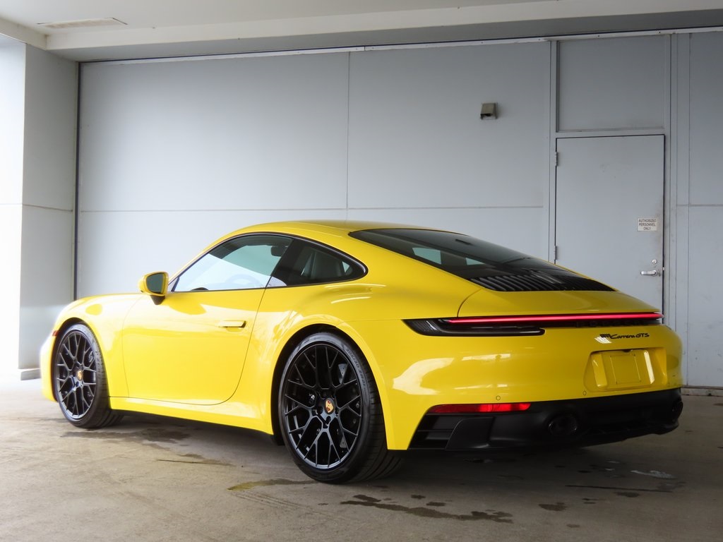 2023 Porsche 911 GTS photo 3