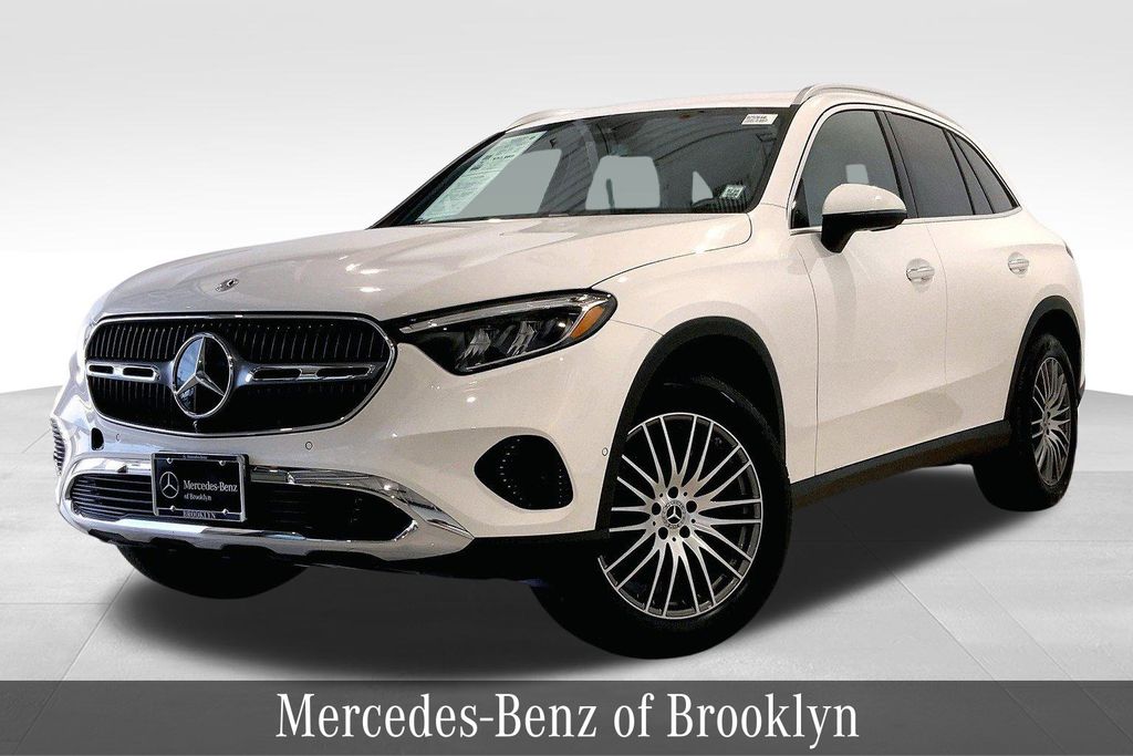 2025 Mercedes Benz GLC 300 4MATIC photo 2