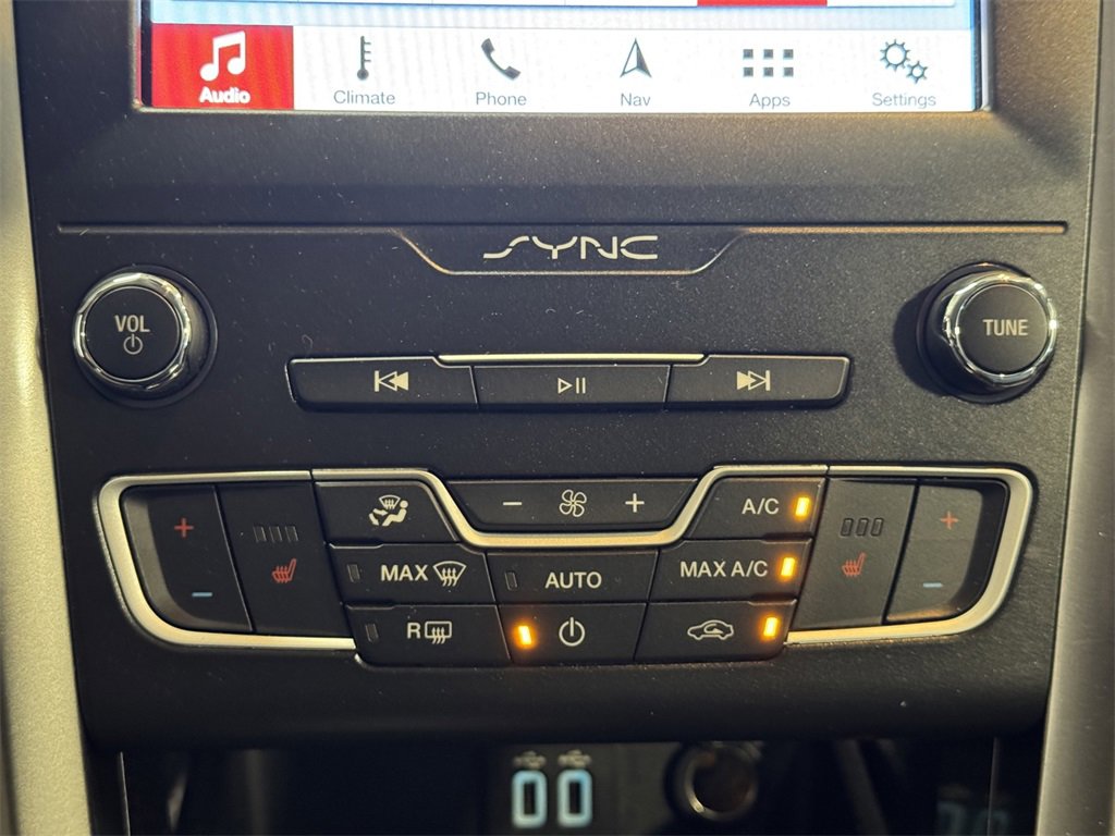 2019 Ford Fusion Hybrid SEL photo 39