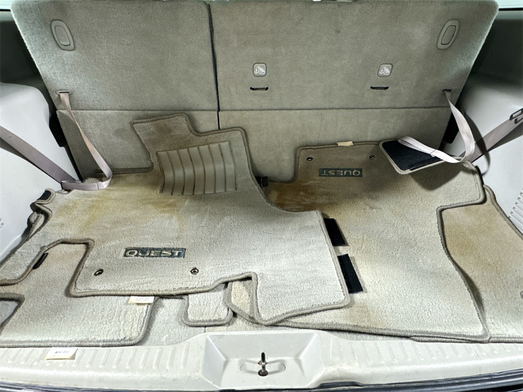 2012 Nissan Quest SV photo 15