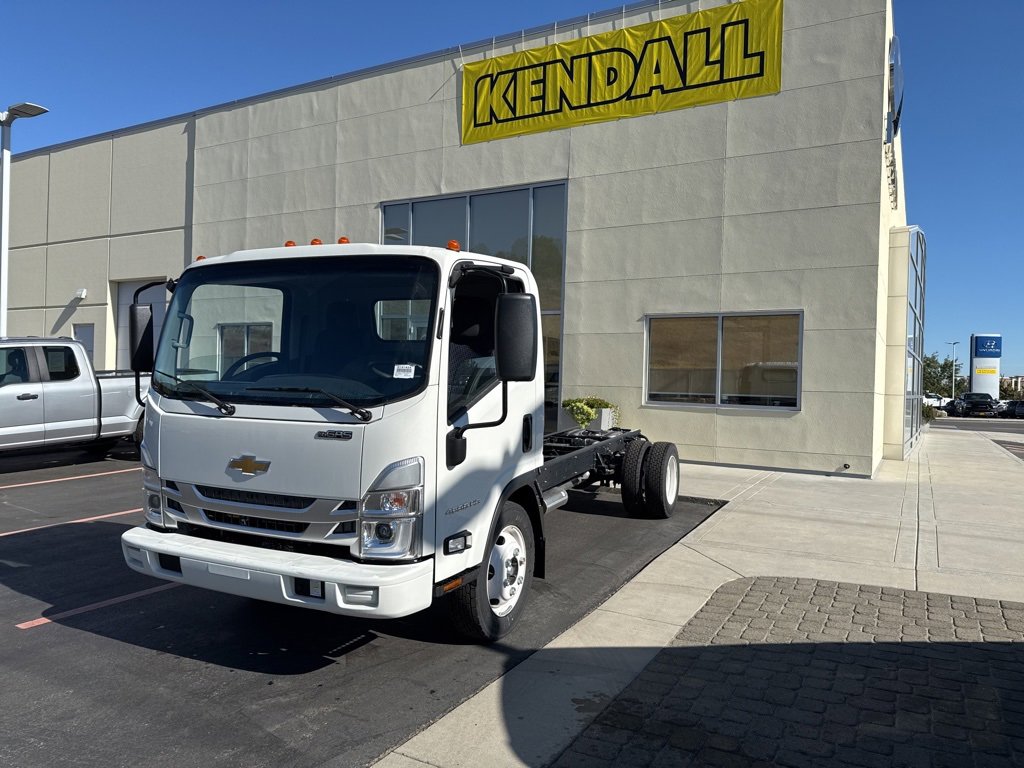 2025 Chevrolet Low Cab Forward Base's photo