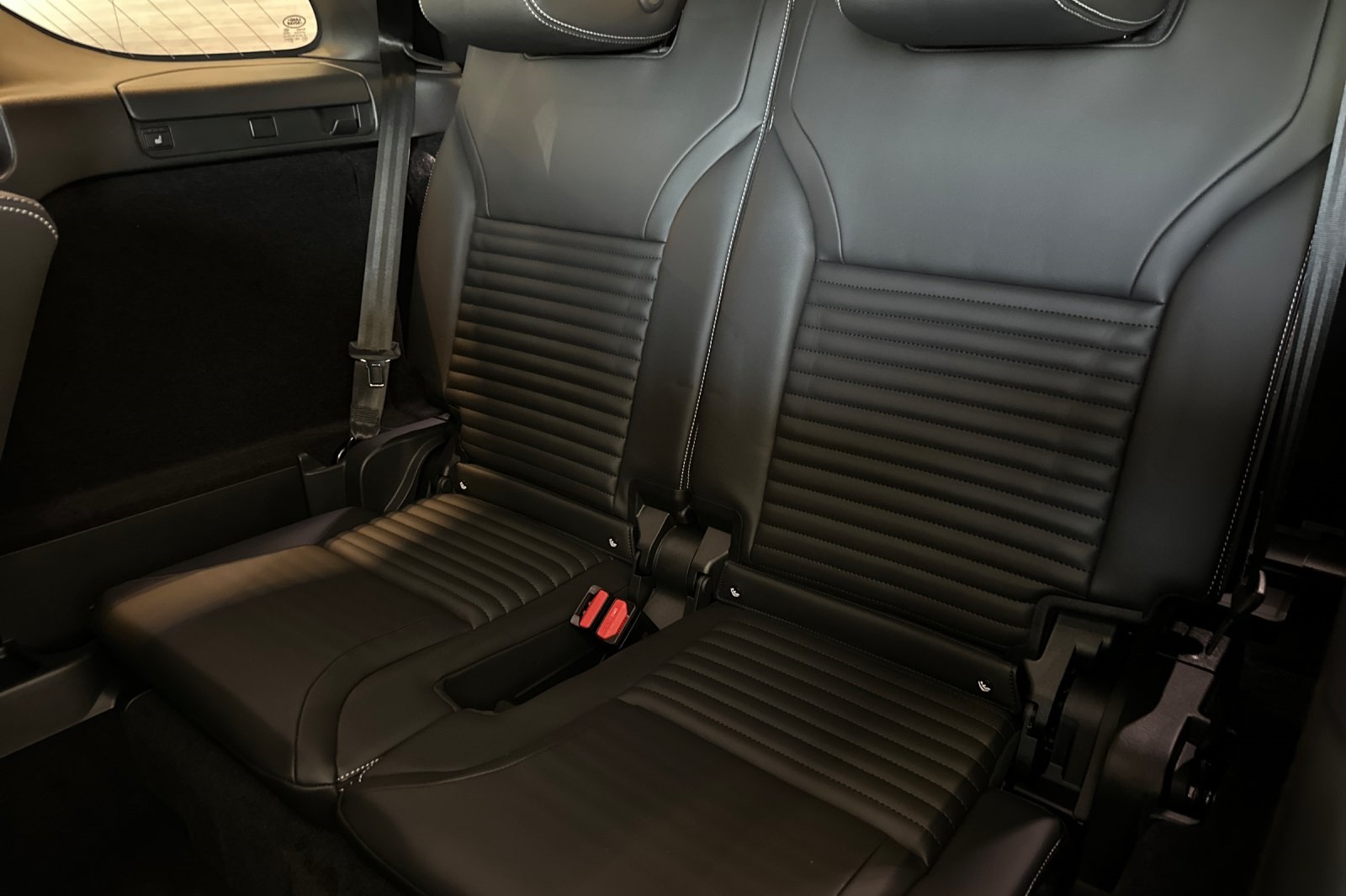 2025 Land Rover Discovery SE photo 17